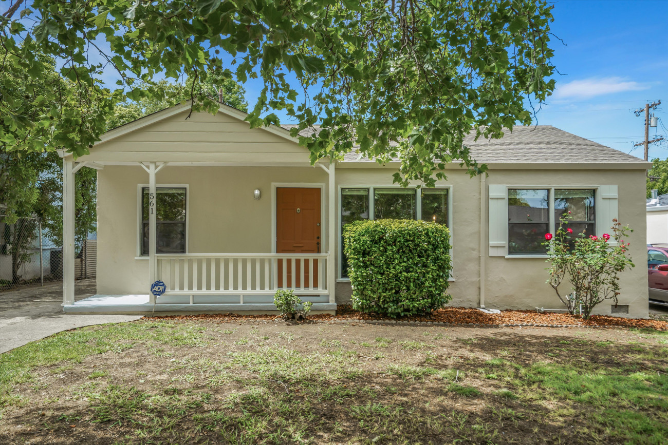 02-561 Cedar st-2.jpg